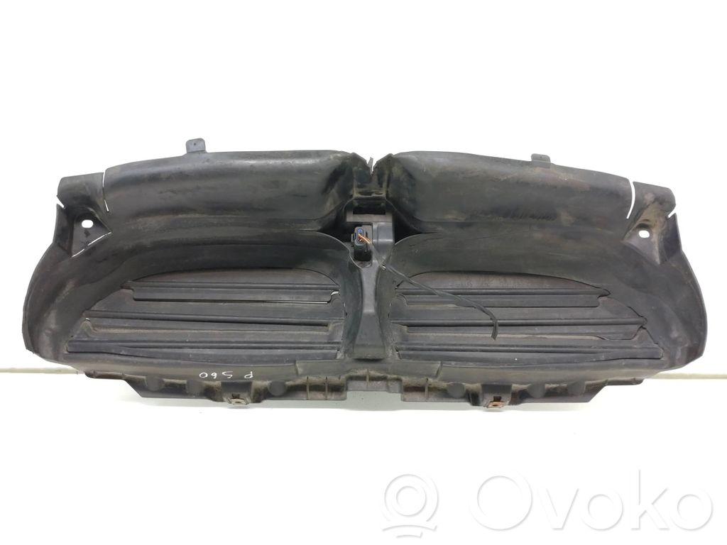 BMW 5 E60 E61 Radiatoriaus oro nukreipėjas (-ai) 