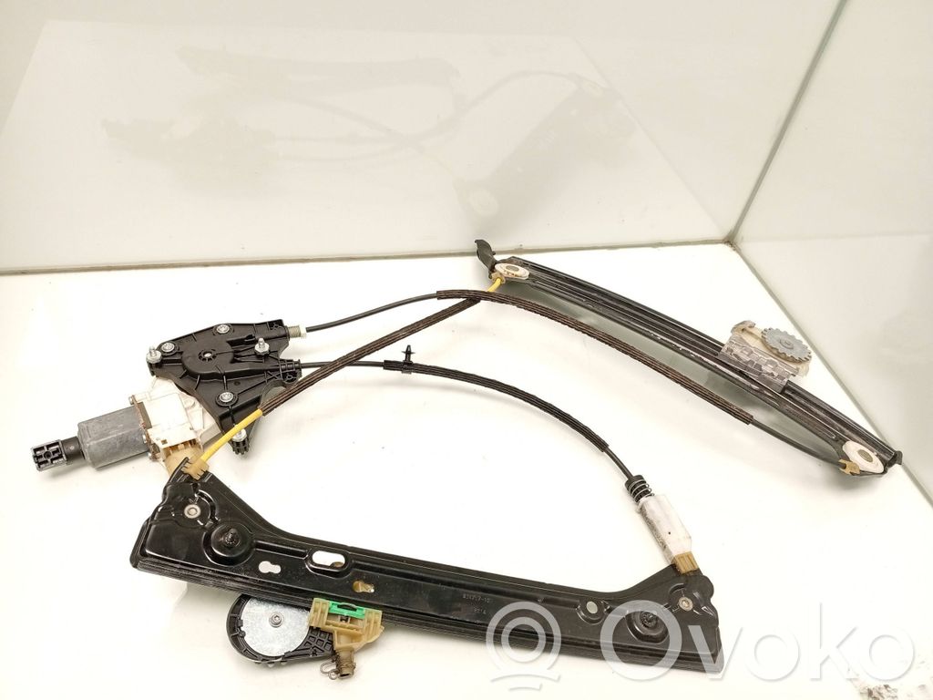 BMW 1 F20 F21 Front door window regulator with motor 