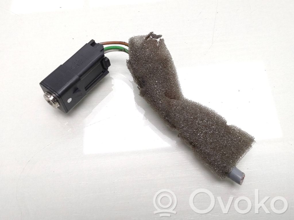 Volvo XC70 Enchufe conector entrada auxiliar 