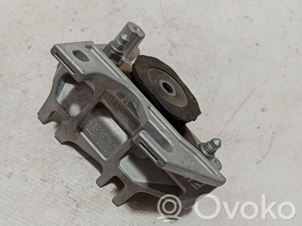 Engine mount bracket   112220744R