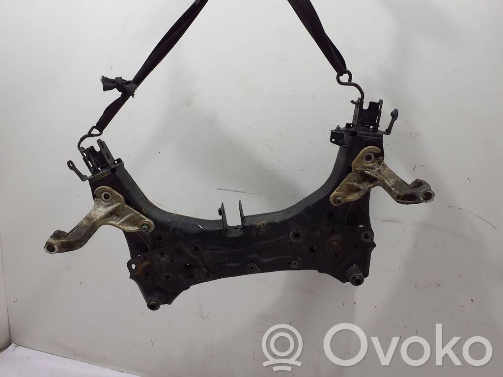 Renault Arkana Priekinis traversas 