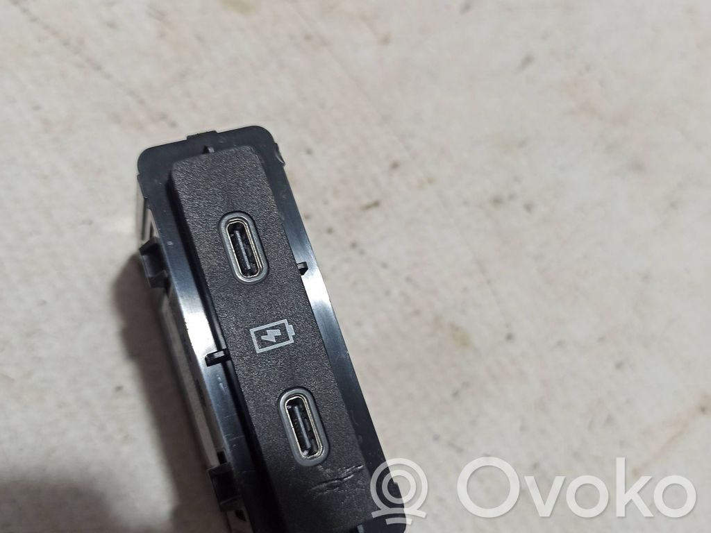 Dacia Duster III USB-Anschluss 