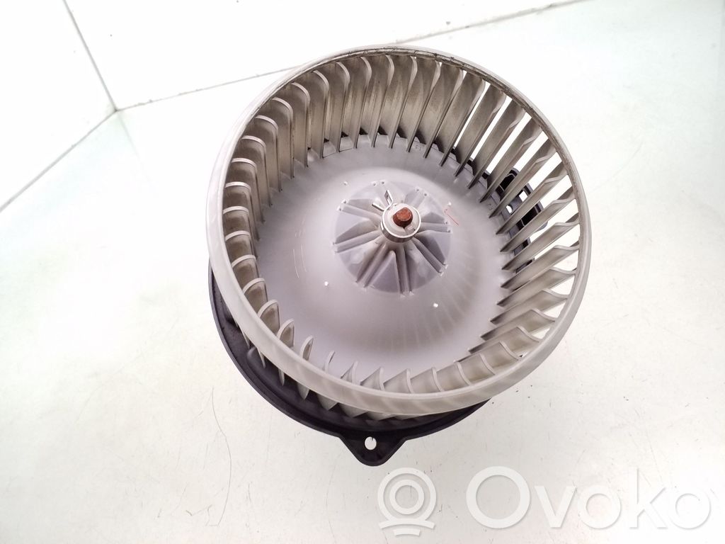 Toyota Avensis T250 Mazā radiatora ventilators 