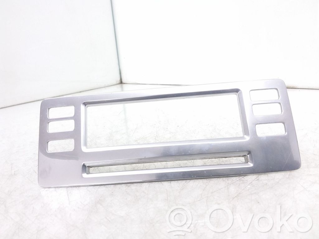 Volvo V70 Radio/GPS head unit trim 