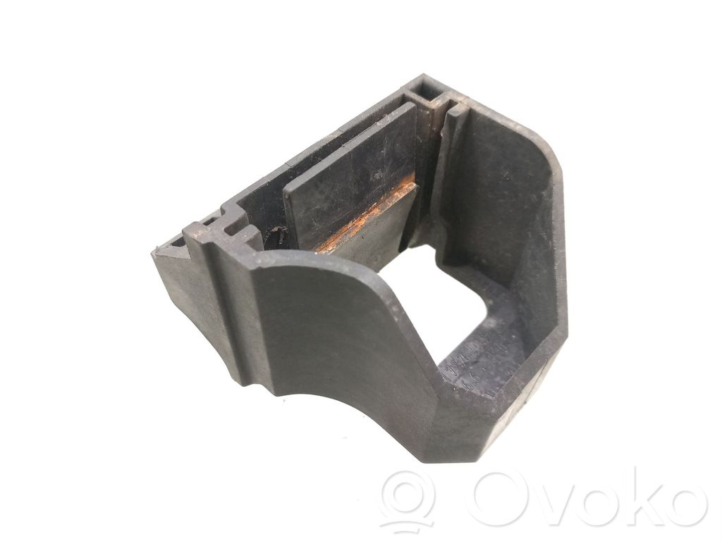 BMW 1 E81 E87 Radiator mount bracket 