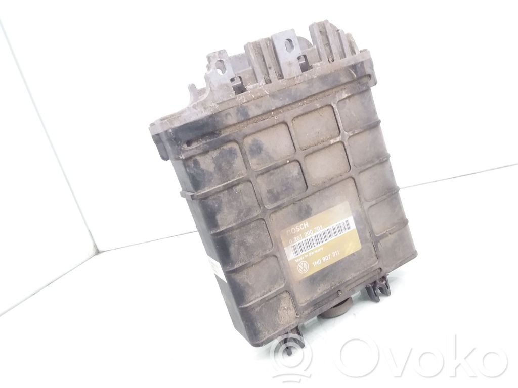 Volkswagen Golf III Engine control unit/module 