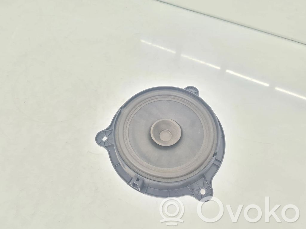 Nissan Qashqai Front door speaker 