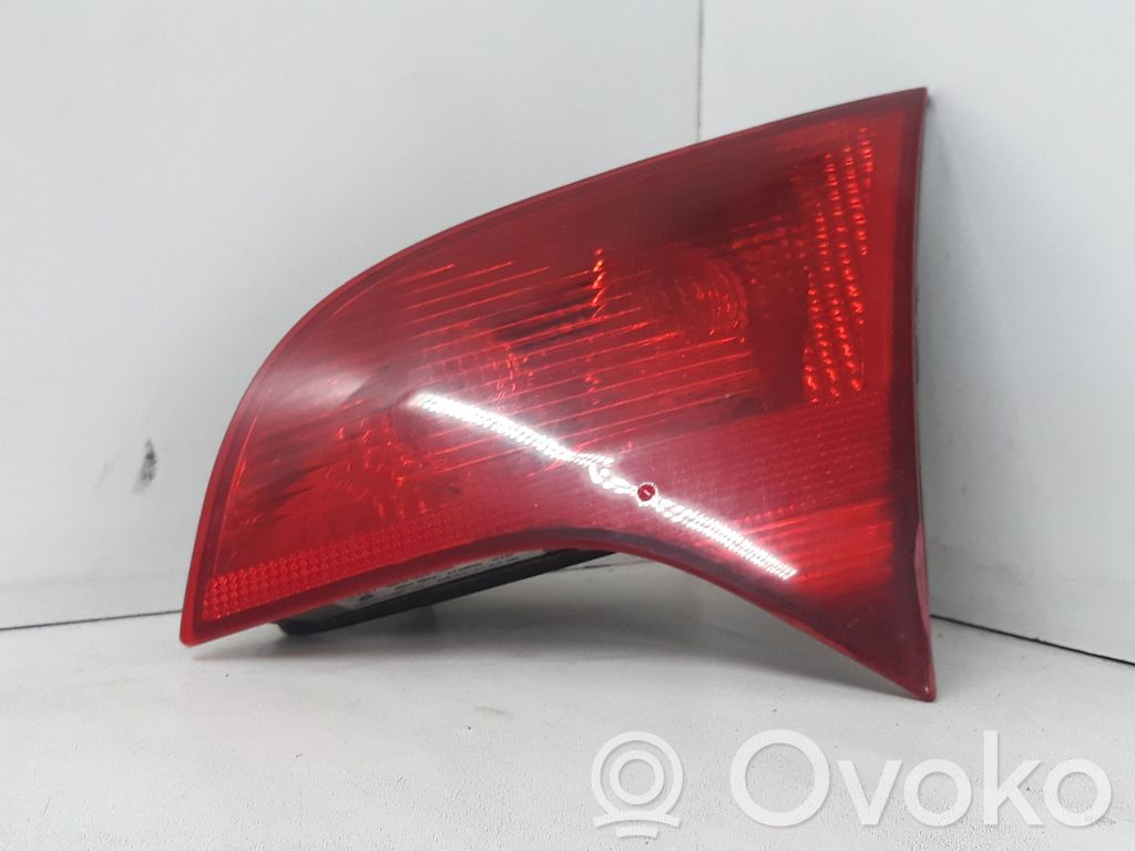 Audi A4 S4 B7 8E 8H Takaluukun takavalot 