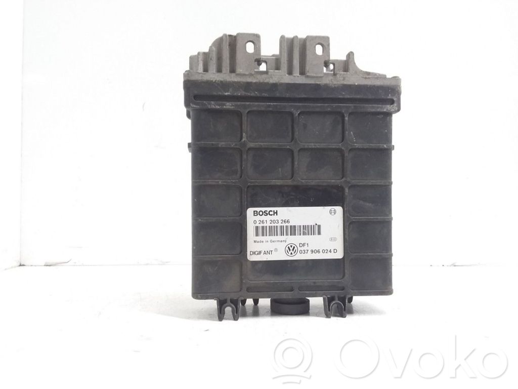 Volkswagen Golf III Engine control unit/module 