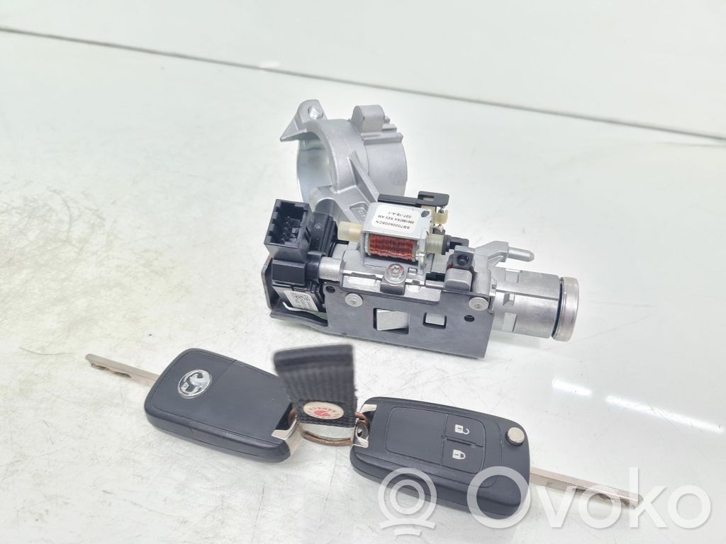 Opel Corsa E Užvedimo spynelė 
