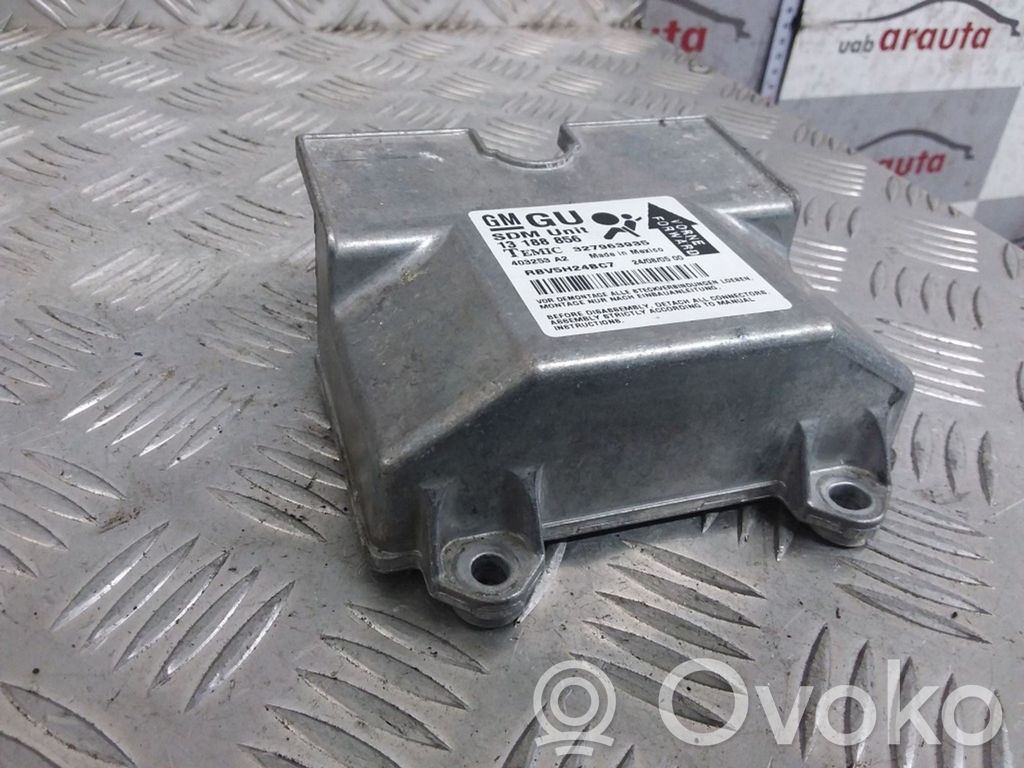 Opel Zafira B Airbag control unit/module 