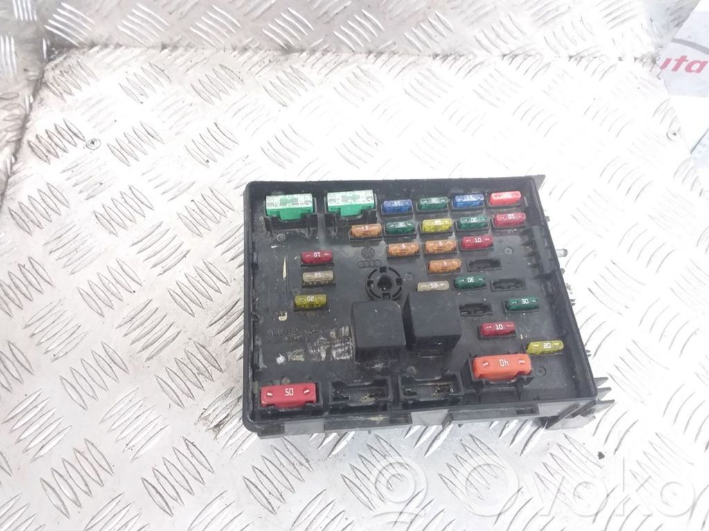 Audi Q3 8U Módulo de fusible 