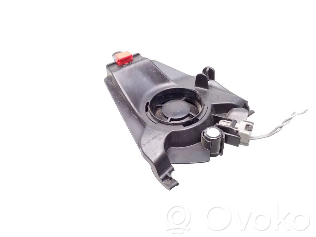 Volvo V70 Front door speaker 