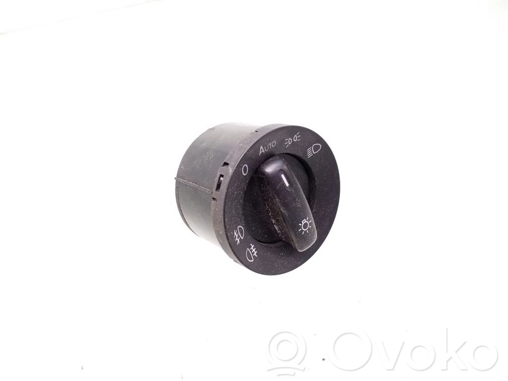 Volkswagen PASSAT B6 Light switch 