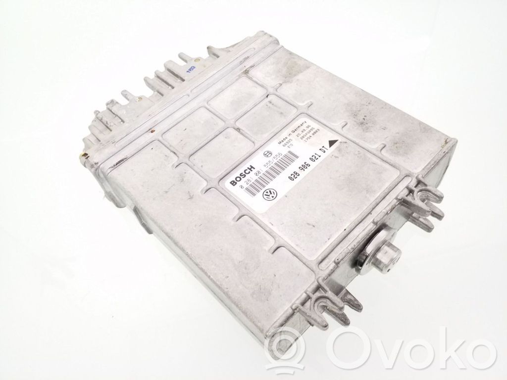Volkswagen PASSAT B5 Engine control unit/module 