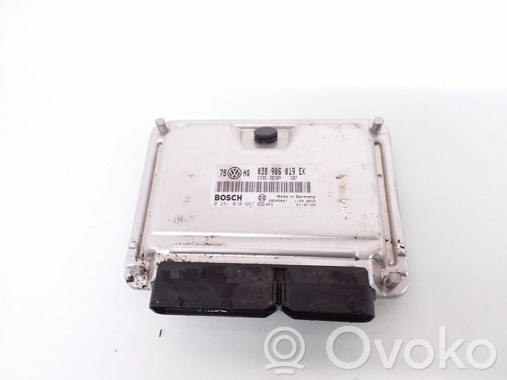 Volkswagen PASSAT B5.5 Engine control unit/module 