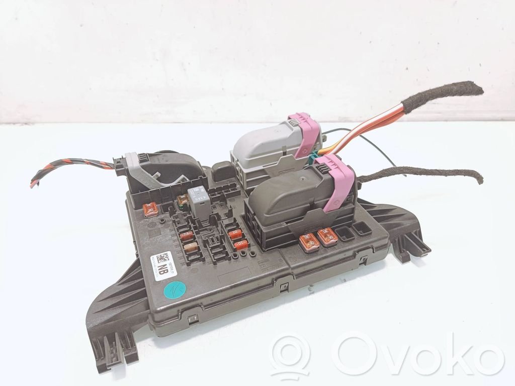 Opel Insignia A Fuse module 