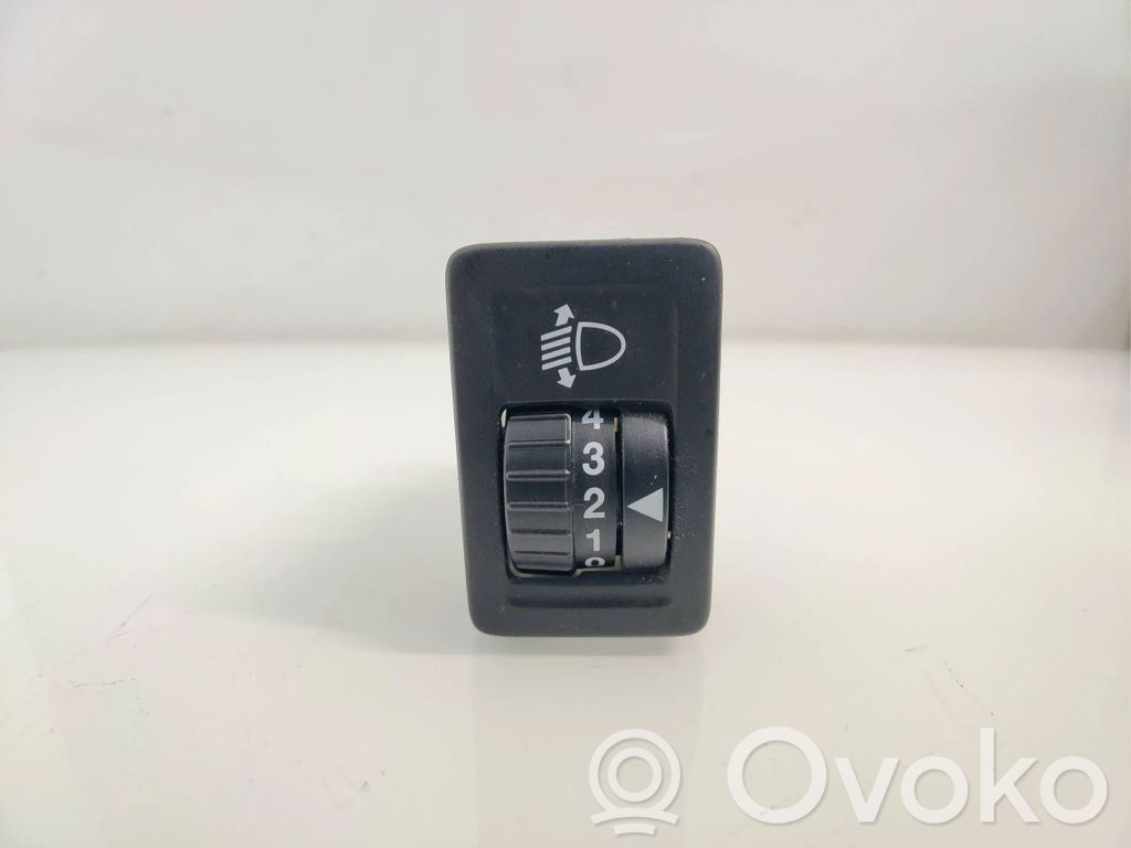 Suzuki Grand Vitara II Headlight level height control switch 