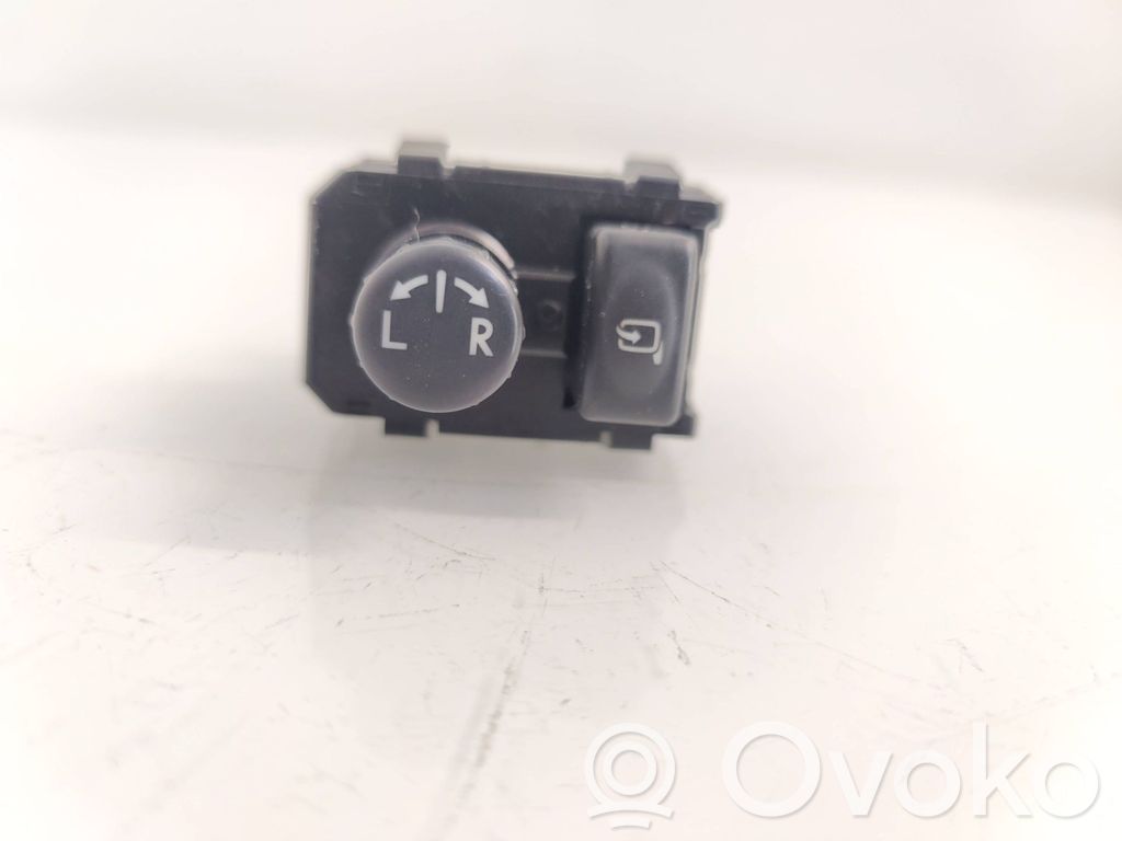 Subaru Outback Wing mirror switch 