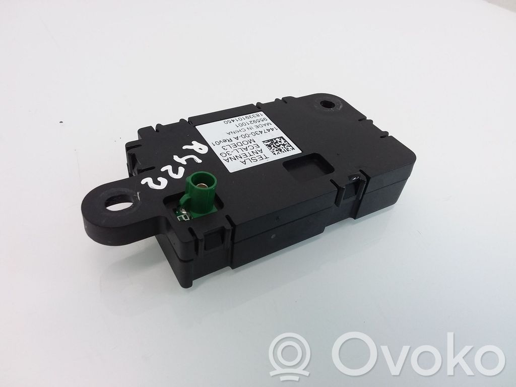 Tesla Model 3 Antenos stiprintuvas 