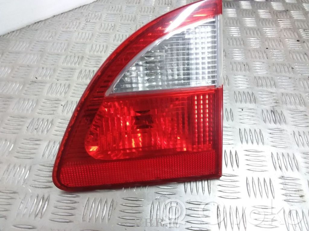 Ford Galaxy Aizmugurējais lukturis pārsegā 