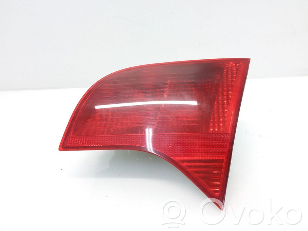 Audi A4 S4 B7 8E 8H Takaluukun takavalot 