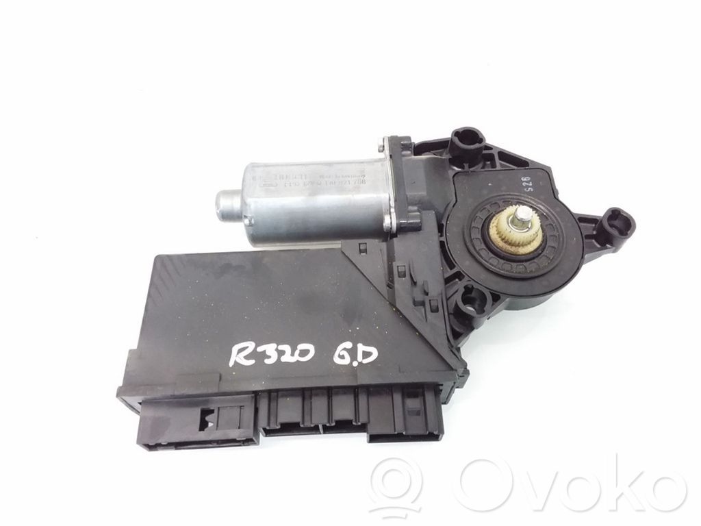 Audi A4 S4 B7 8E 8H Silniczek podnoszenia szyby drzwi tylnych 