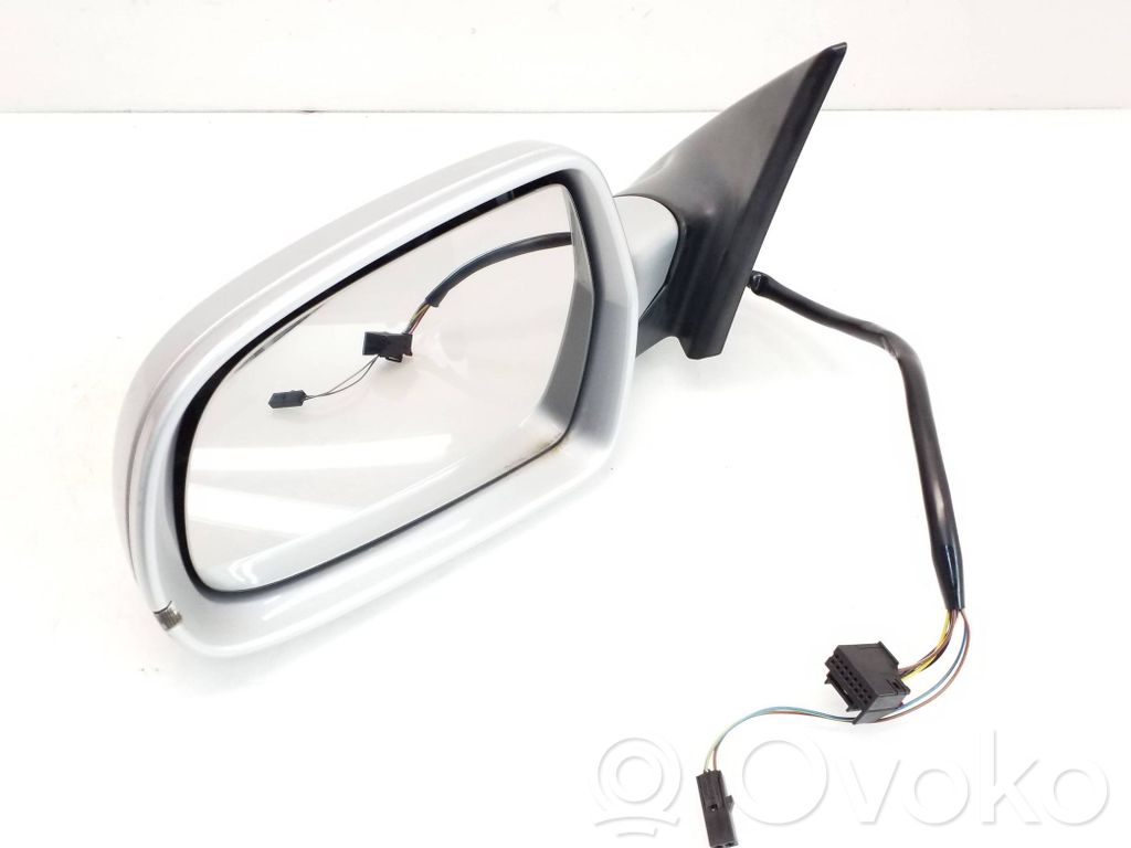 Audi A5 8T 8F Front door electric wing mirror 