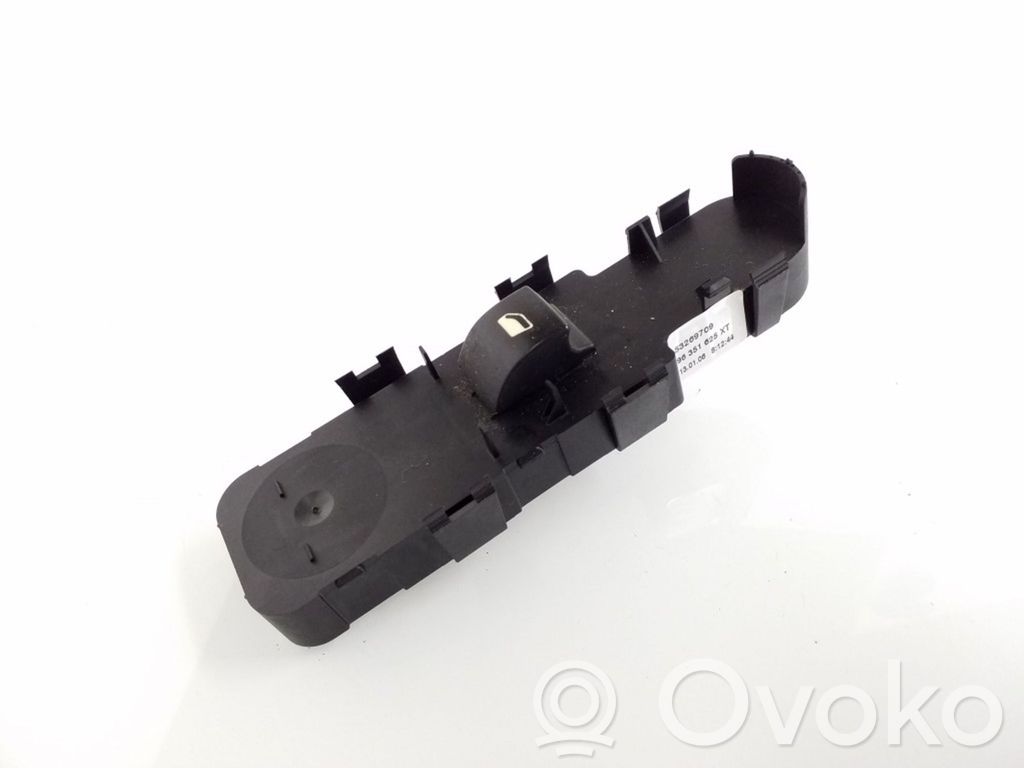 Peugeot 307 Electric window control switch 