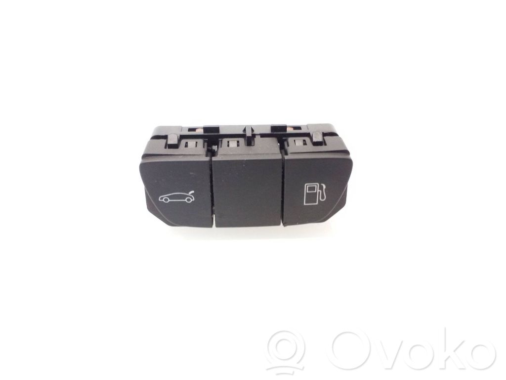 Peugeot 508 Fuel tank opening switch 