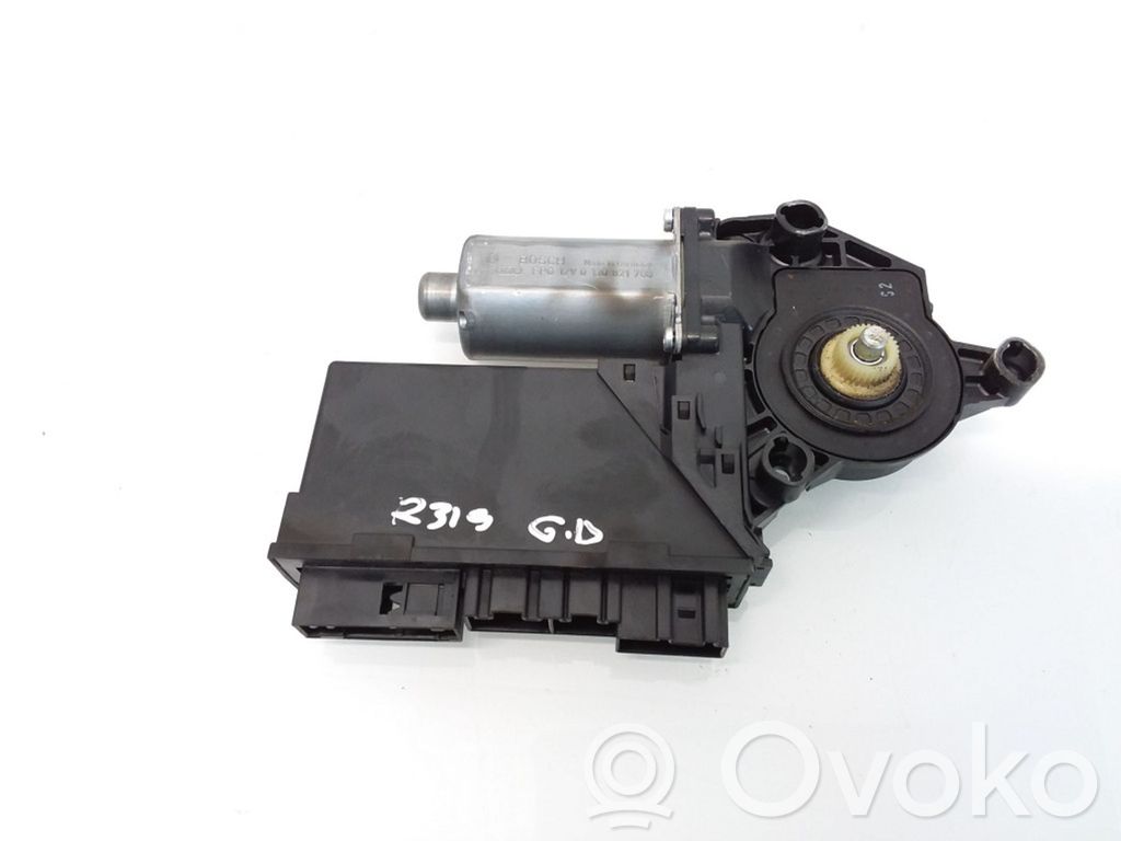 Audi A4 S4 B7 8E 8H Silniczek podnoszenia szyby drzwi tylnych 