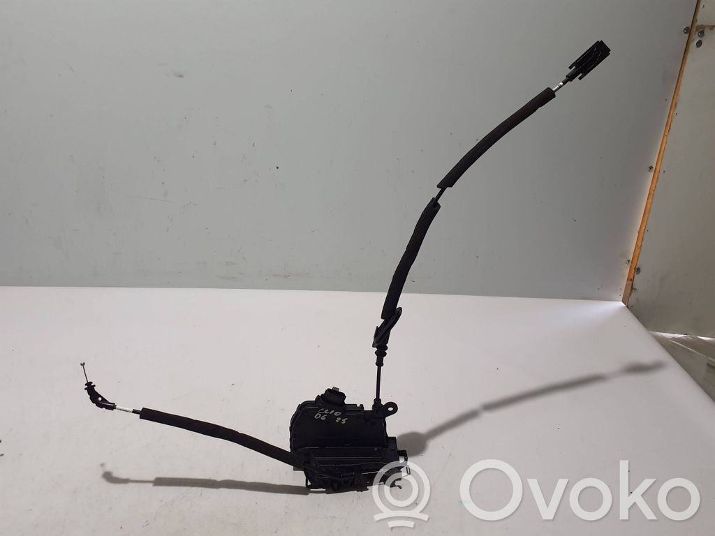 Renault Clio V Galinių durų spyna 