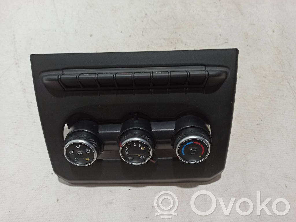 Dacia Duster II Climate control unit 