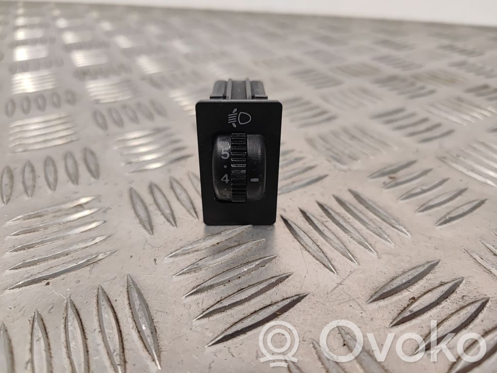 Toyota Corolla Verso AR10 Interruptor de control de altura del faro delantero 
