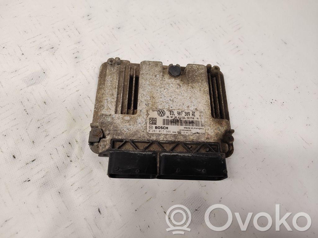 Volkswagen PASSAT B7 Engine control unit/module 
