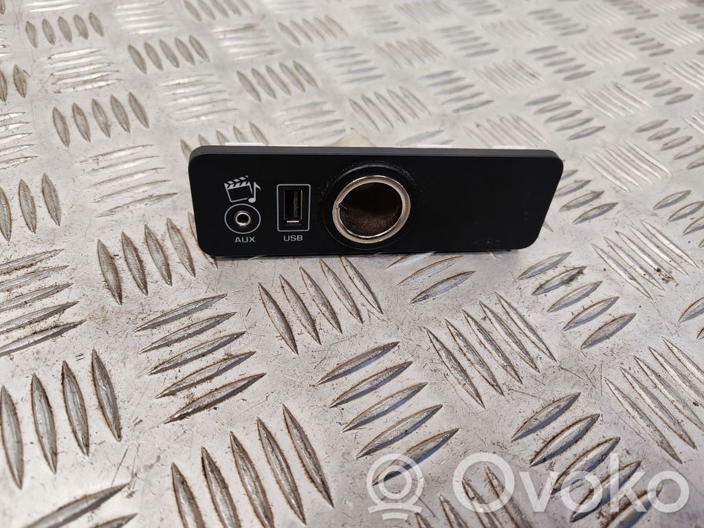 Jaguar XJ X351 USB jungtis 