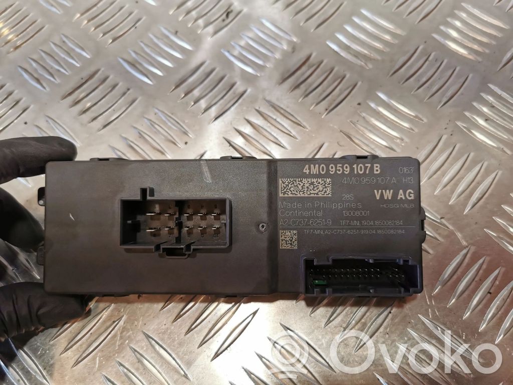 Audi Q7 4M Tailgate/trunk control unit/module 