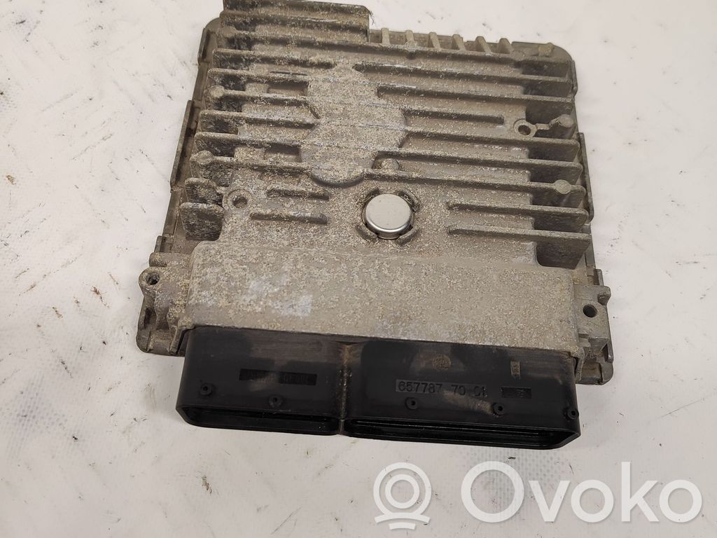 Volkswagen Golf VI Engine control unit/module 