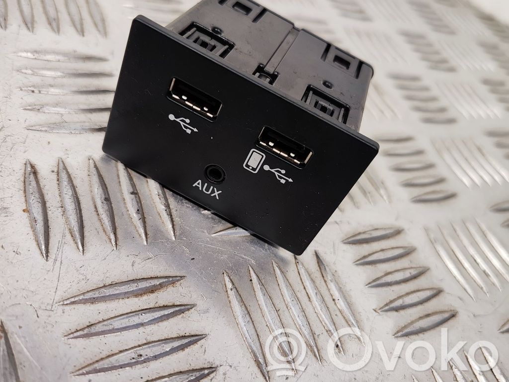 Audi A6 S6 C7 4G Enchufe conector entrada auxiliar 