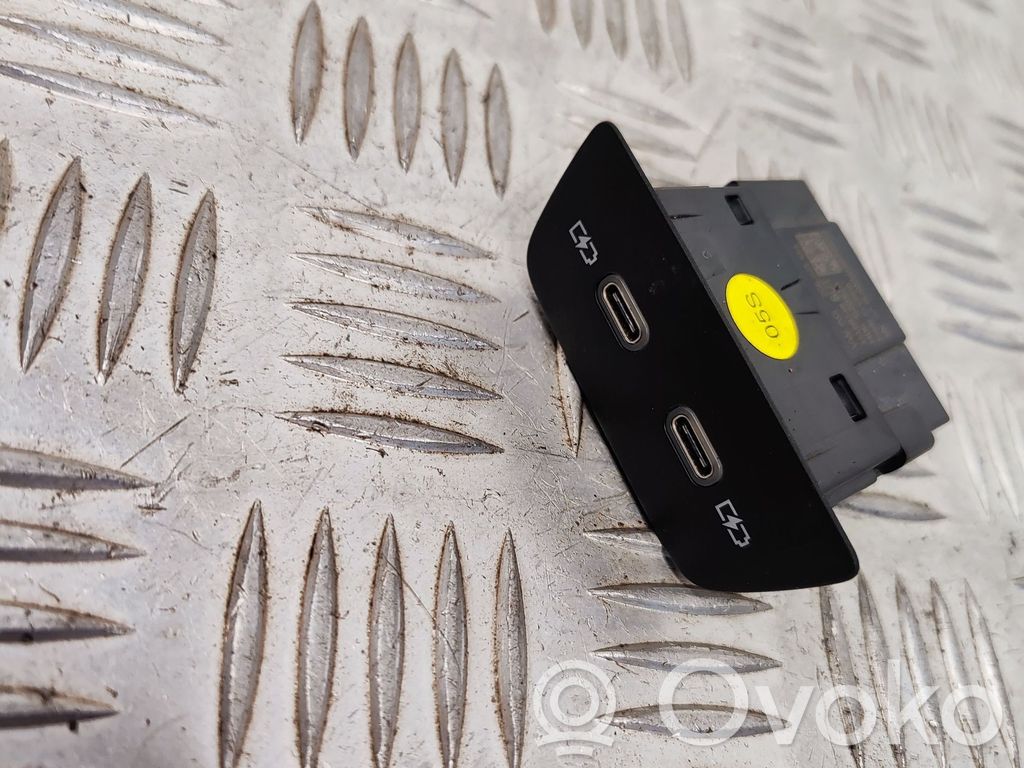 Volkswagen ID.3 USB socket connector 