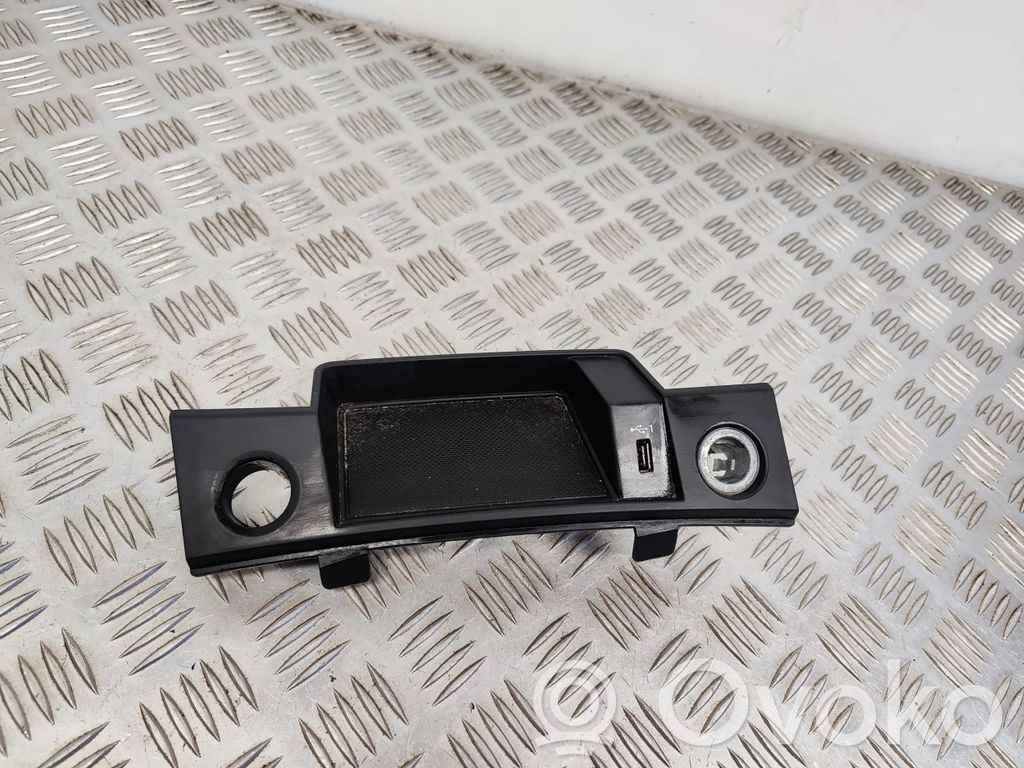Audi Q5 SQ5 FY USB socket connector 