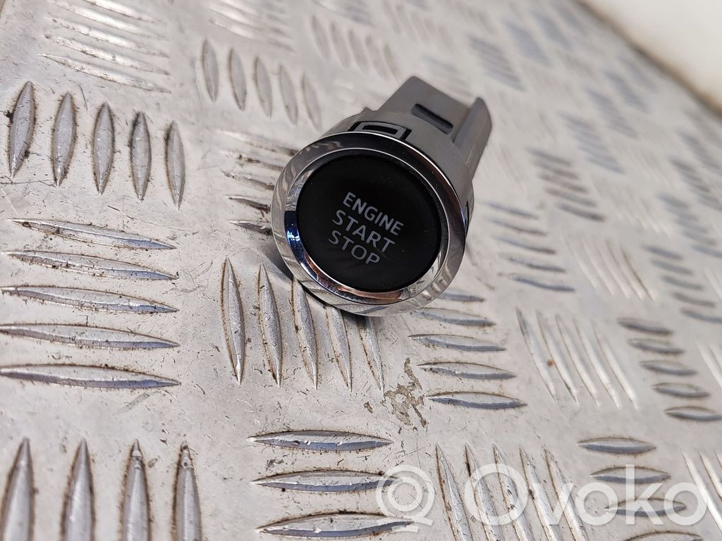 Toyota RAV 4 (XA40) Engine start stop button switch 