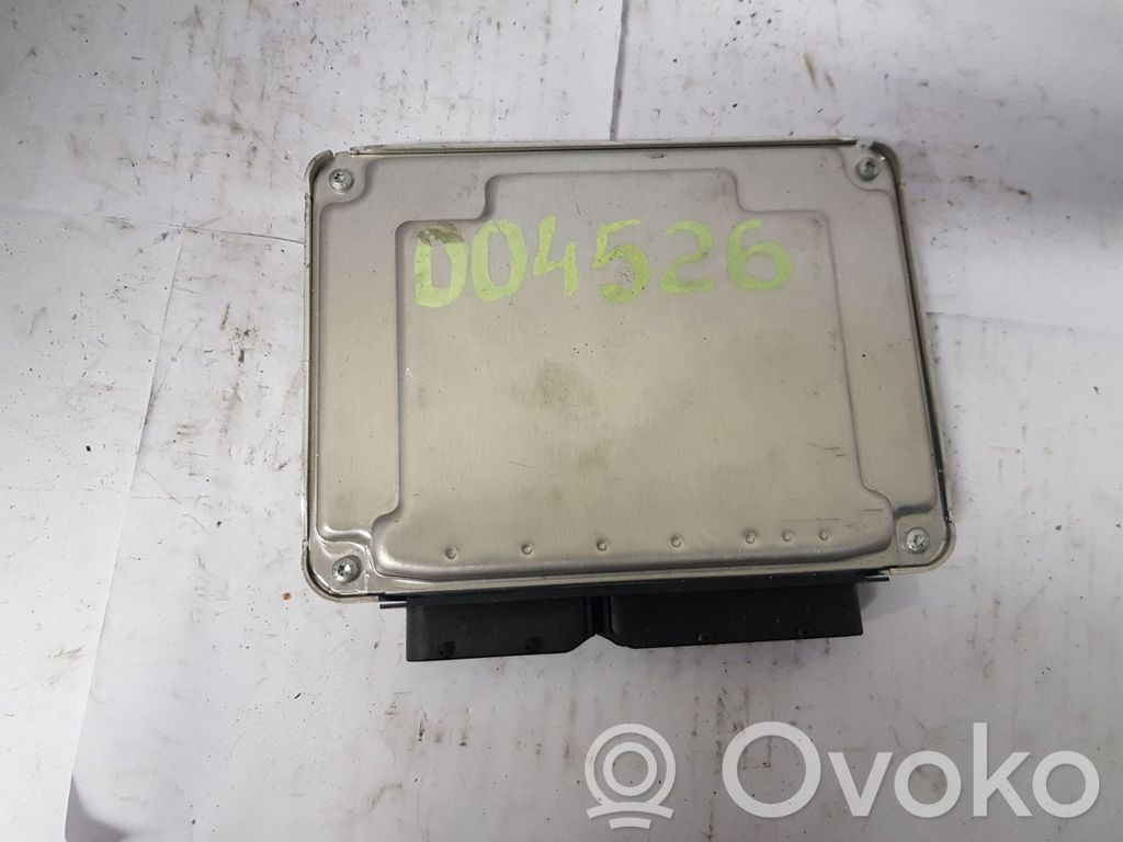 Volkswagen PASSAT B5.5 Engine control unit/module 