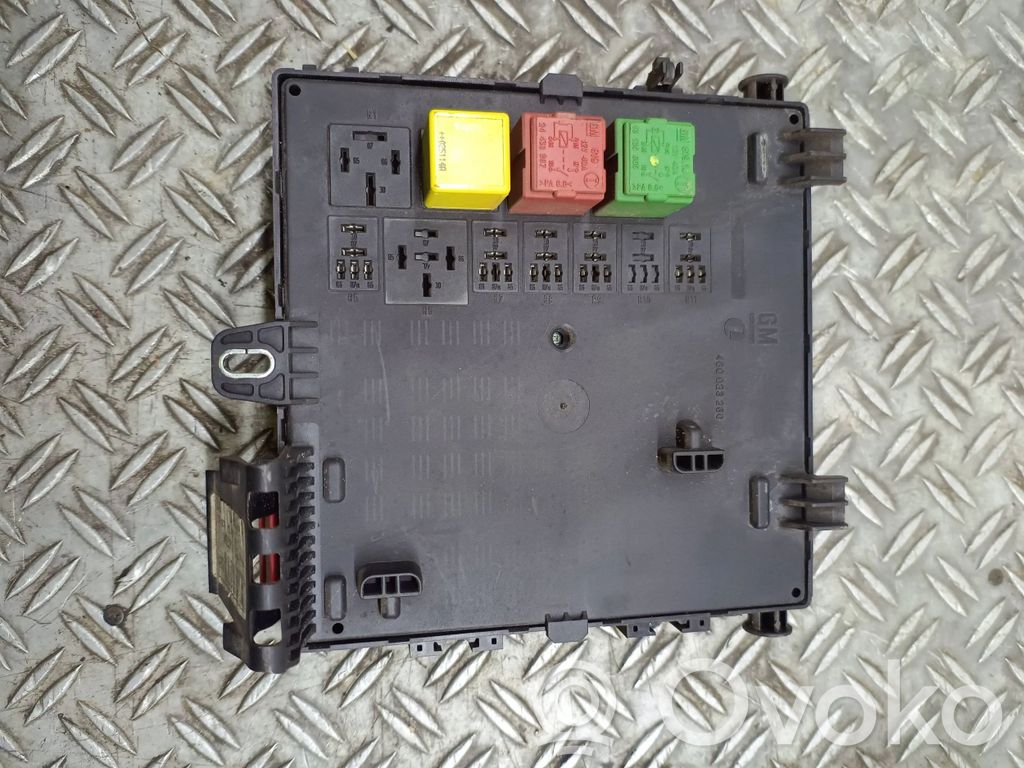 Opel Vectra C Fuse module 