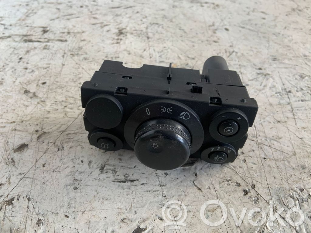 Opel Astra H Light switch 