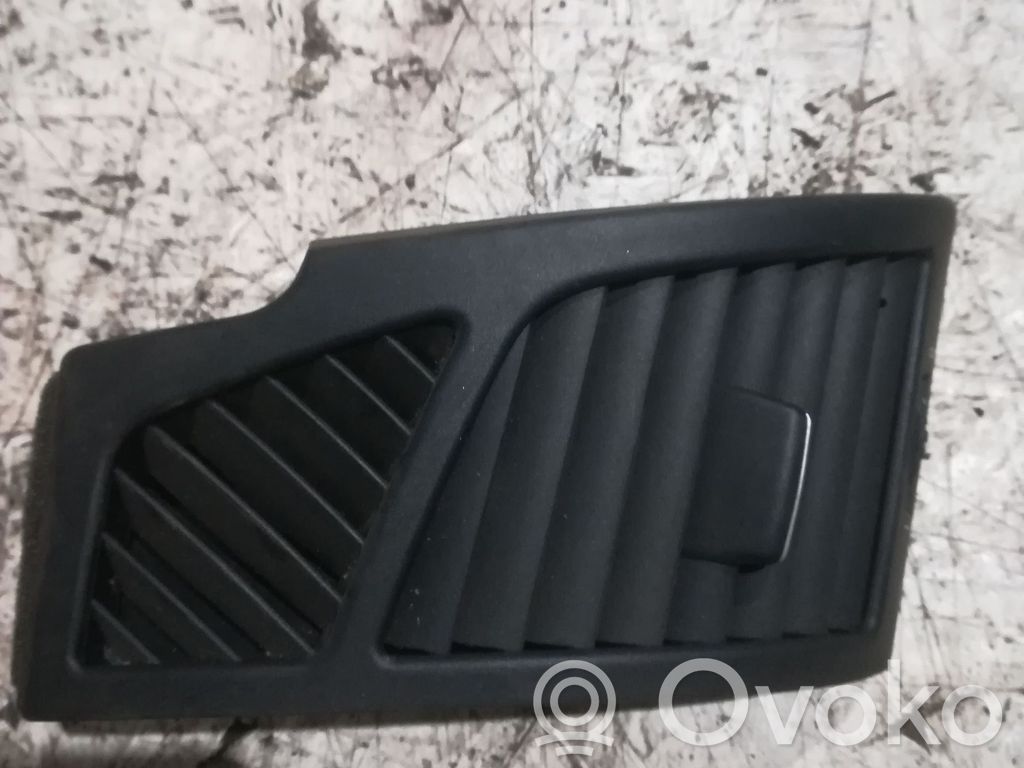 BMW 1 E81 E87 Šoninės oro grotelės 