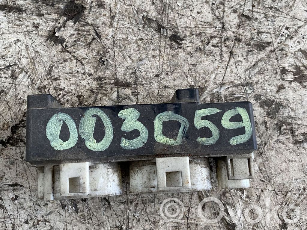 Volkswagen Golf IV Heater blower fan relay 