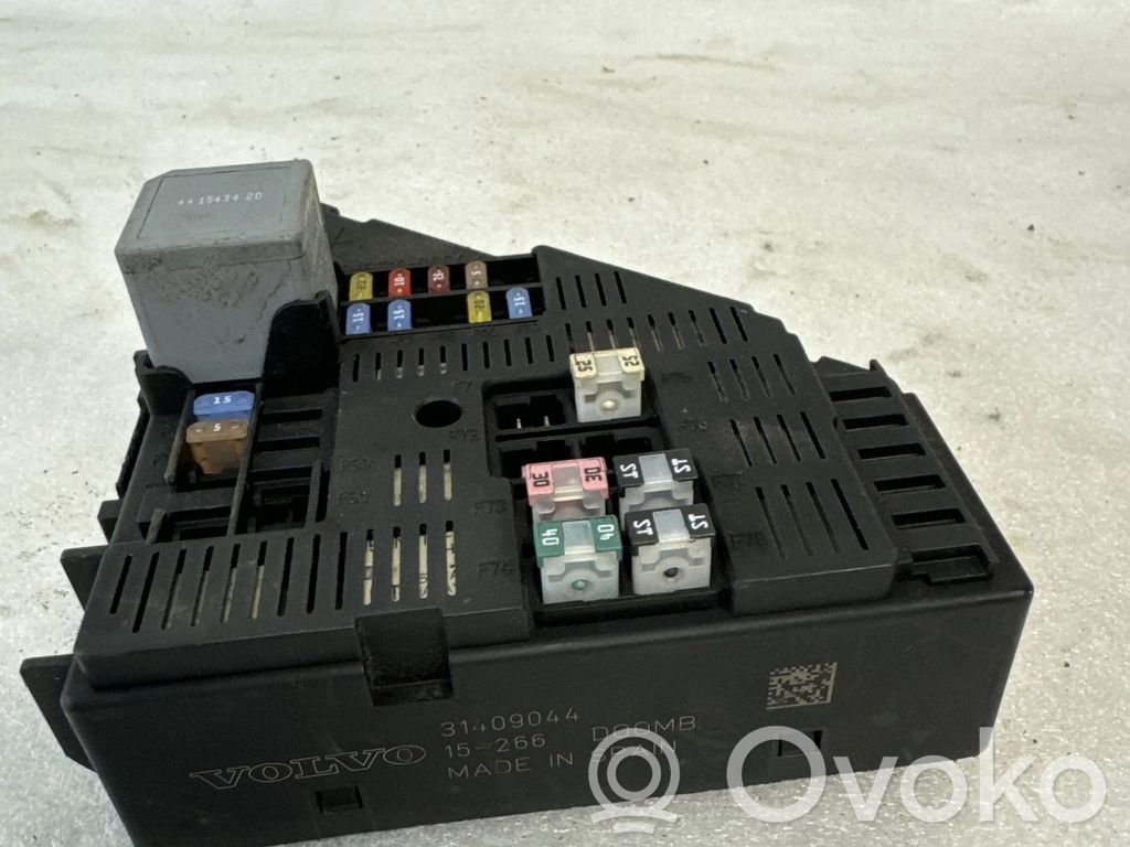 Volvo XC90 Fuse module 