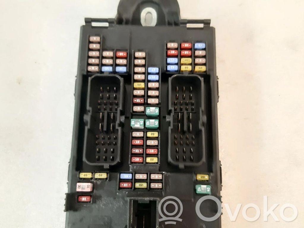 Volvo XC90 Fuse module 