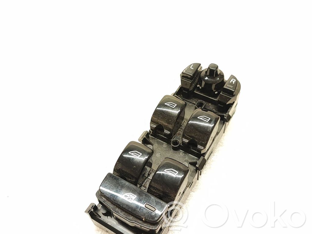 Volvo XC90 Electric window control switch 